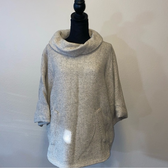 J. Crew Wool Blend Herringbone Cowl Neck Poncho Women Sz MediumOVERSIZED - Picture 7 of 10